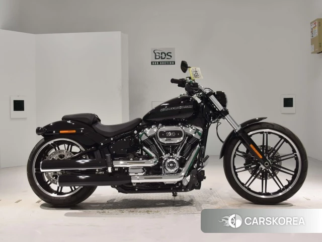 Проданный Harley-Davidson Softail Breakout FXBRS1868 2022 из Японии, фото 2