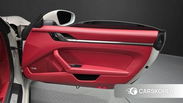 Porsche 911(992) id 4195785 из Кореи 17