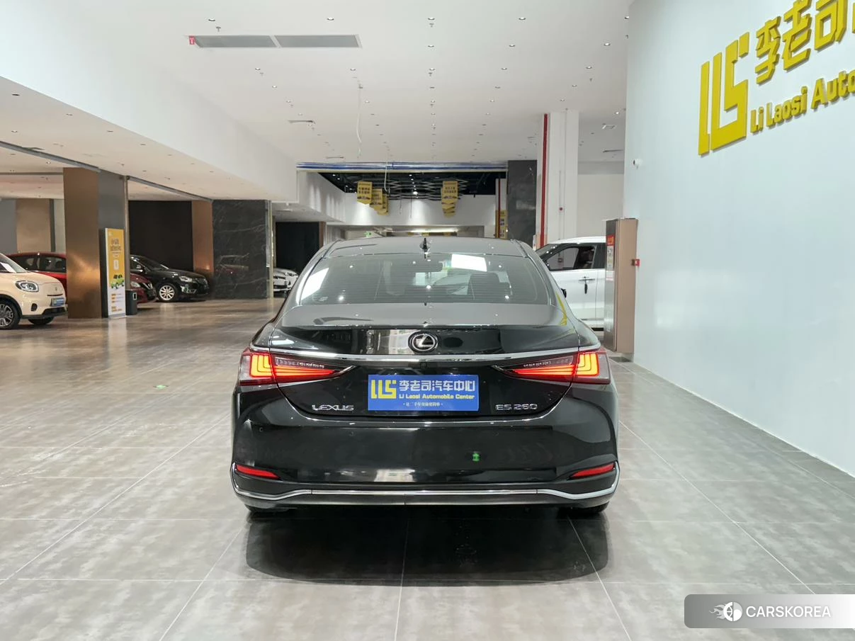 Lexus ES id 4505015 из Китая 17