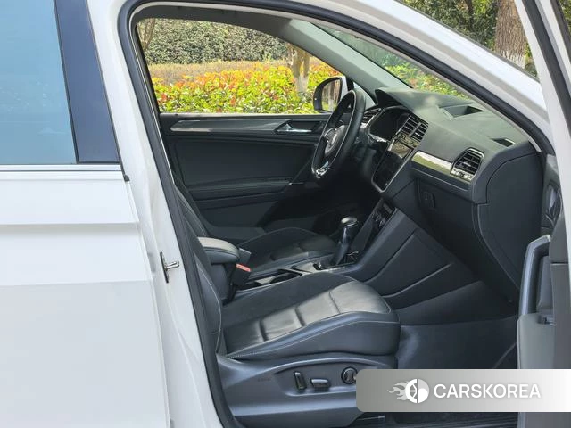 Volkswagen Tiguan L id 4277816 из Китая 17