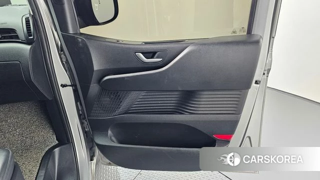 Hyundai Staria id 4224402 из Кореи 17