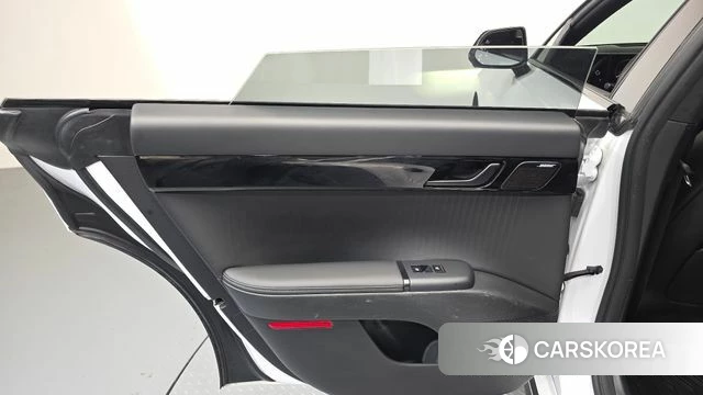 Hyundai Grandeur Hybrid (GN7) id 4863265 из Кореи 17