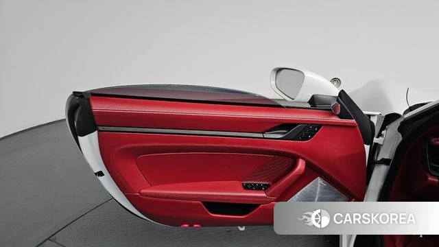Porsche 911(992) id 4533292 из Кореи 17