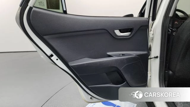 Kia Stonic id 4882523 из Кореи 17