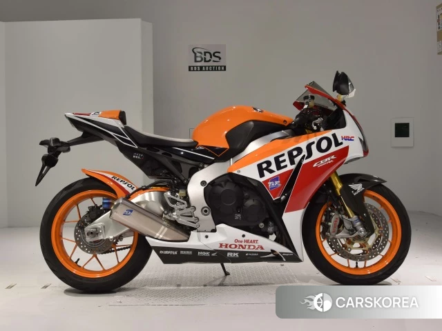 Проданный Honda CBR1000RR 2015 из Японии