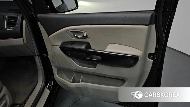 Kia The New Carnival id 4448207 из Кореи 17