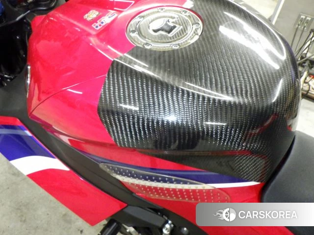 Honda CBR600RR id 3950011 из Японии 17