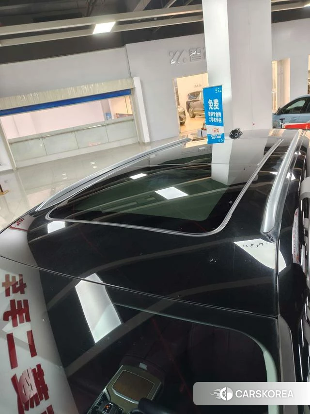 Red flag E-HS9 id 3920463 из Китая 17