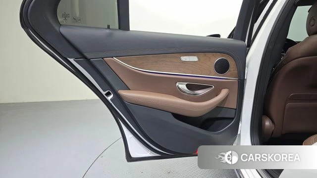 Mercedes-Benz E-Class W213 id 4518833 из Кореи 17