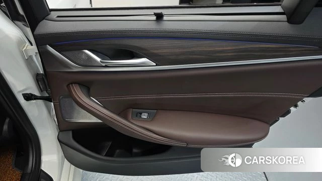 BMW 5 Series (G30) id 4489994 из Кореи 17