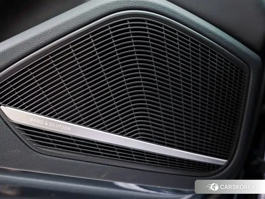 Audi A4L id 4644447 из Китая 17