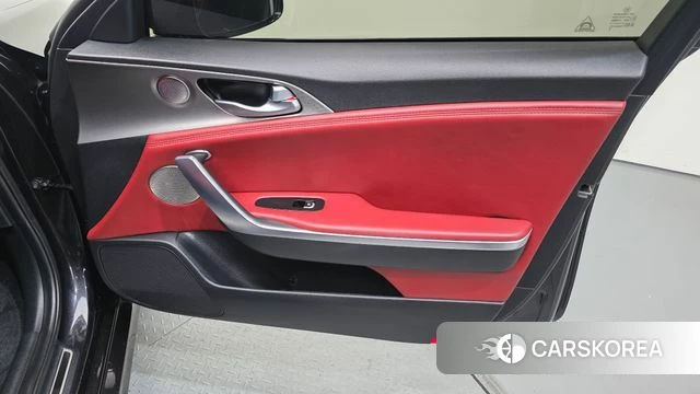 Kia Stinger id 4363417 из Кореи 17
