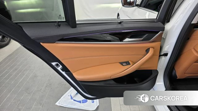 BMW 5 Series (G30) id 4784418 из Кореи 17