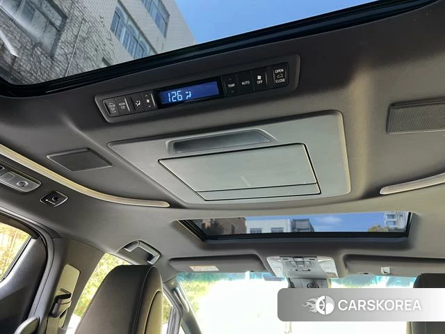 Toyota Elfa id 4239682 из Китая 17
