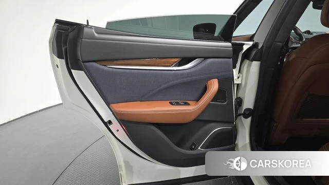 Maserati Levante id 4677857 из Кореи 17