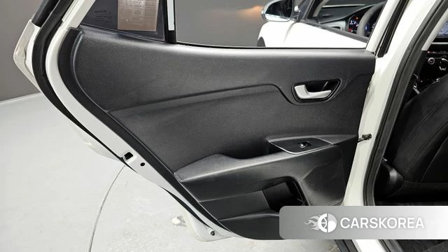 Kia Stonic id 4424994 из Кореи 17