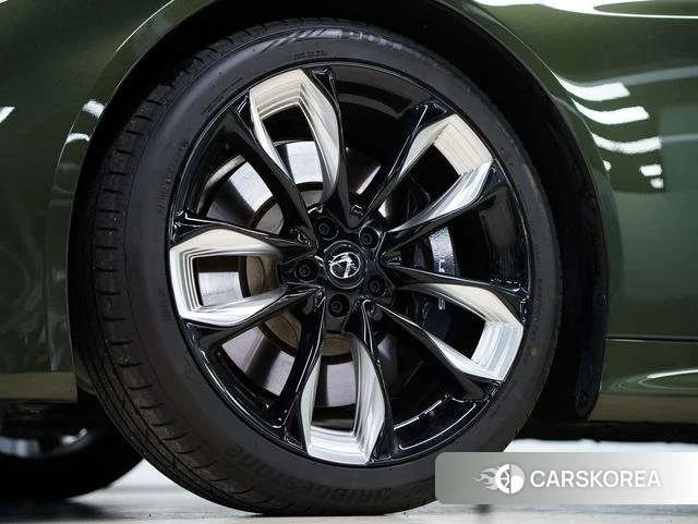Lexus LC id 4359608 из Китая 17