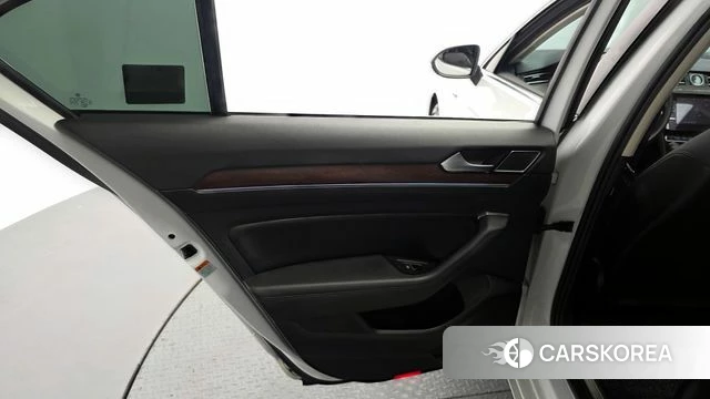 Volkswagen Passat GT (B8) id 4435760 из Кореи 17
