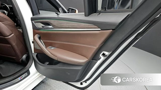 BMW 5 Series (G30) id 4284439 из Кореи 17
