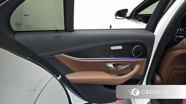 Mercedes-Benz E-Class W213 id 4665904 из Кореи 17