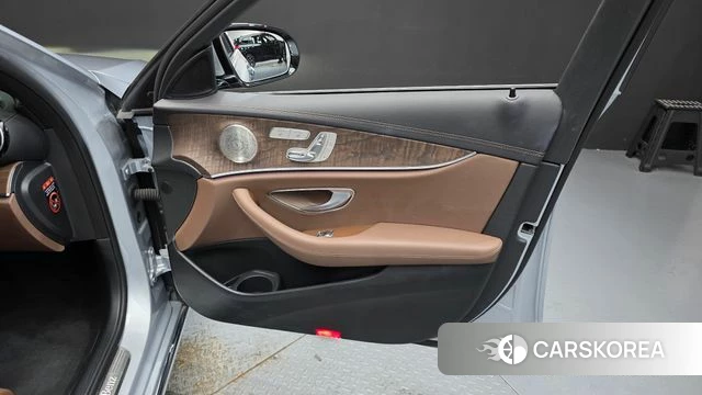 Mercedes-Benz E-Class W213 id 4725914 из Кореи 17