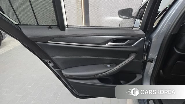 BMW 5 Series (G30) id 4665712 из Кореи 17