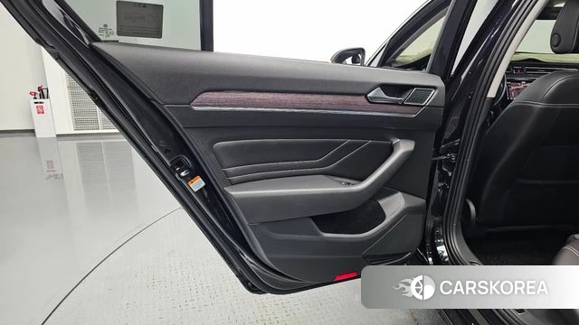 Volkswagen Passat GT (B8) id 4316937 из Кореи 17