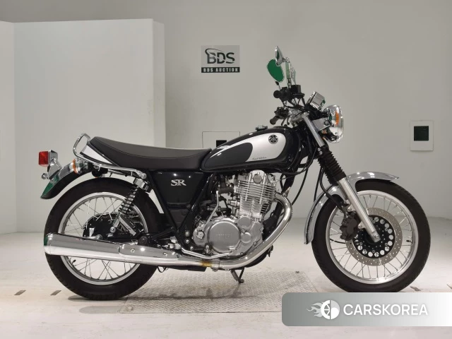Проданный Yamaha SR400 2021 из Японии