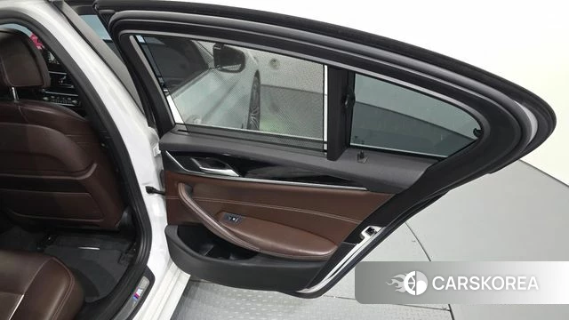 BMW 5 Series (G30) id 4689181 из Кореи 17