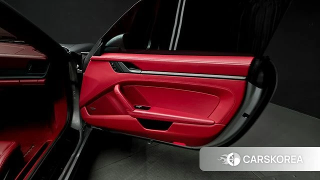Porsche 911(992) id 4608021 из Кореи 17