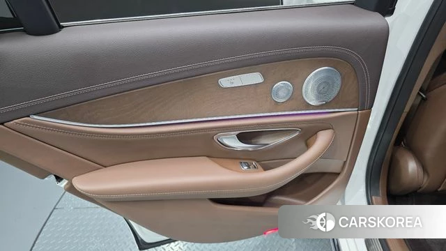 Mercedes-Benz E-Class W213 id 4269126 из Кореи 17