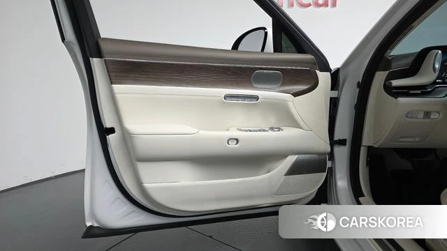 Genesis G90 (RS4) id 4612731 из Кореи 17