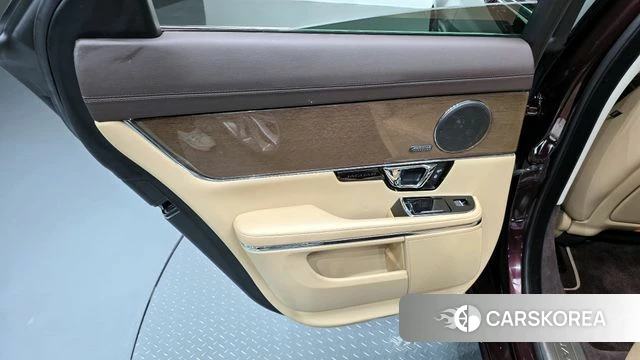 Jaguar All New XJ id 4390342 из Кореи 17