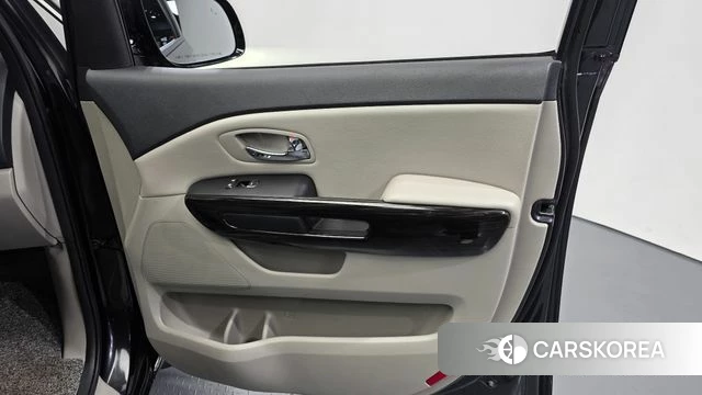 Kia The New Carnival id 4424753 из Кореи 17
