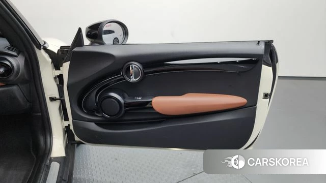 Mini Cooper S Convertible id 4463830 из Кореи 17