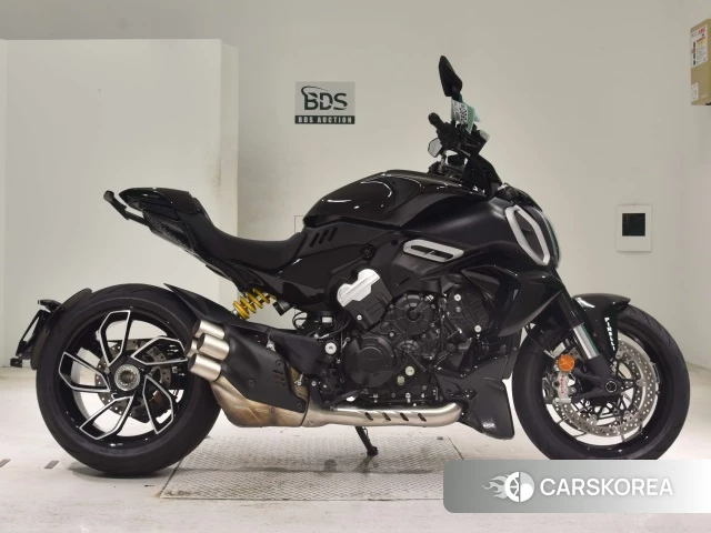 Проданный Ducati DIAVEL V4 2023 из Японии