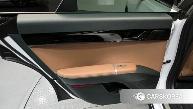 Hyundai Grandeur Hybrid (GN7) id 4194535 из Кореи 17