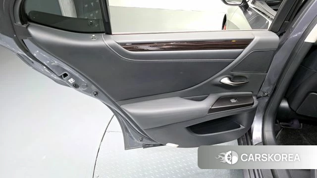 Lexus ES300h 7th generation id 4384785 из Кореи 17