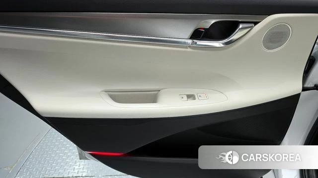 Hyundai The New Grandeur IG Hybrid id 4395824 из Кореи 17