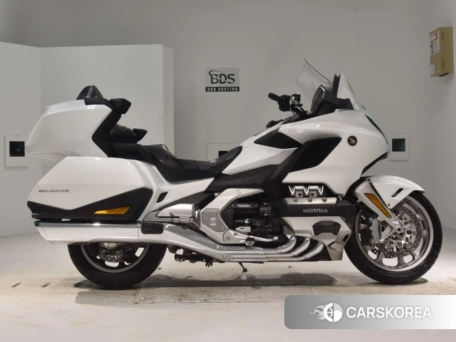 Проданный Honda GL1800 TOUR DCT 2021 из Японии, фото 2