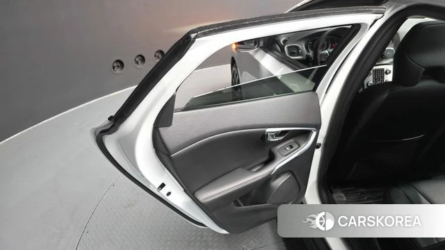 Volvo V40 Cross-Country id 4339452 из Кореи 17