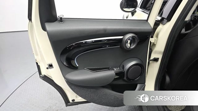Mini Cooper S id 4763931 из Кореи 17