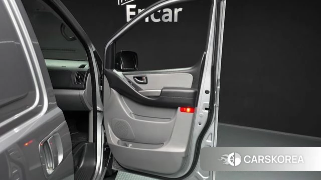 Hyundai The New Grand Starex id 4356738 из Кореи 17