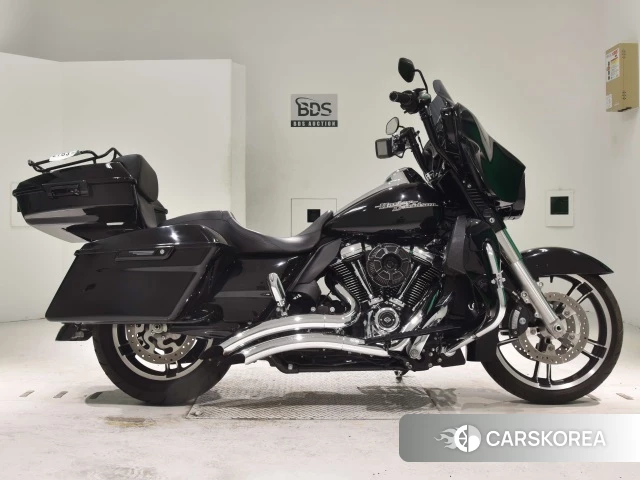 Проданный Harley-Davidson Street Glide FLHXS1750 2017 из Японии