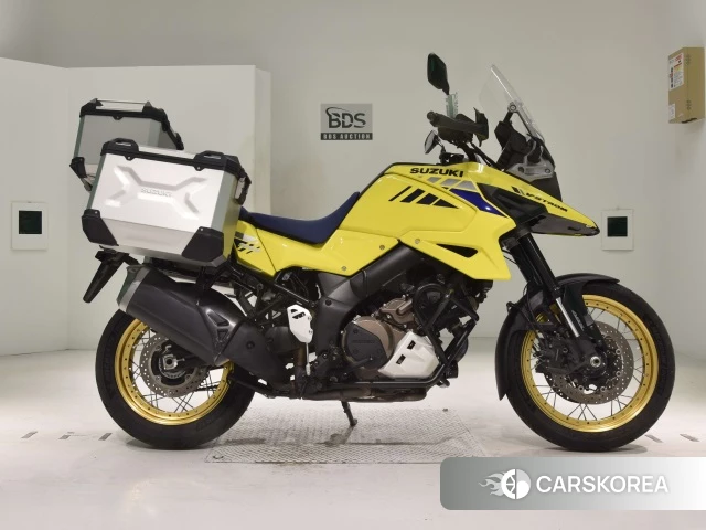 Проданный Suzuki V-STROM 1050XT 2021 из Японии, фото 2
