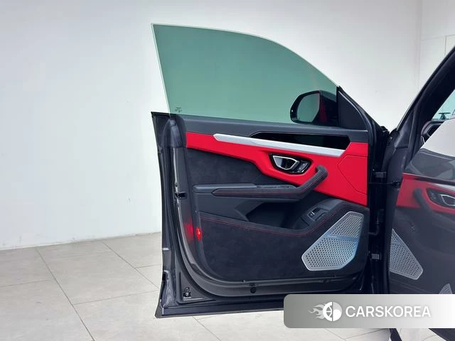 Lamborghini Urus id 4239502 из Китая 17