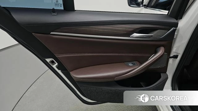 BMW 5 Series (G30) id 4245175 из Кореи 17