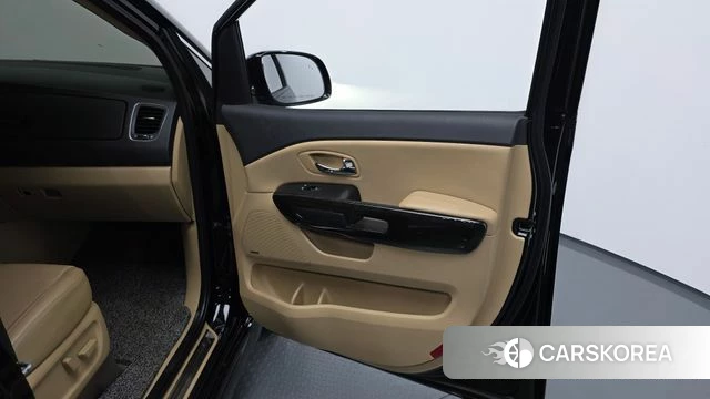Kia The New Carnival id 4384491 из Кореи 17
