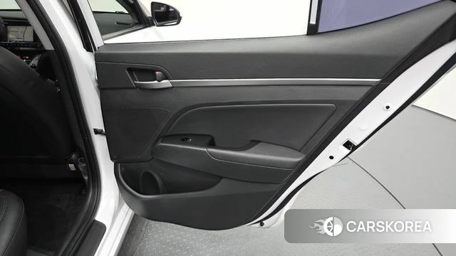 Hyundai Avante AD id 4615383 из Кореи 17