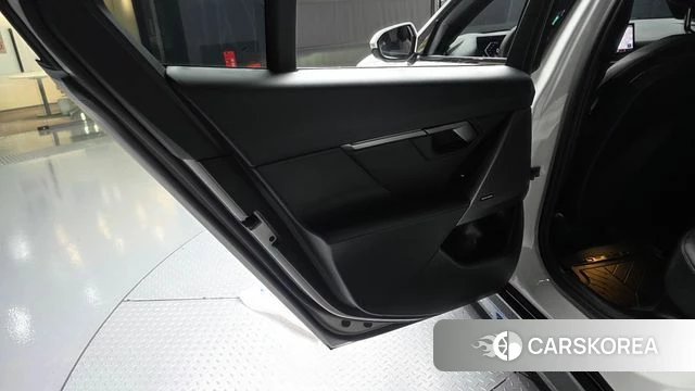 BMW 5 Series (G60) id 4590580 из Кореи 17